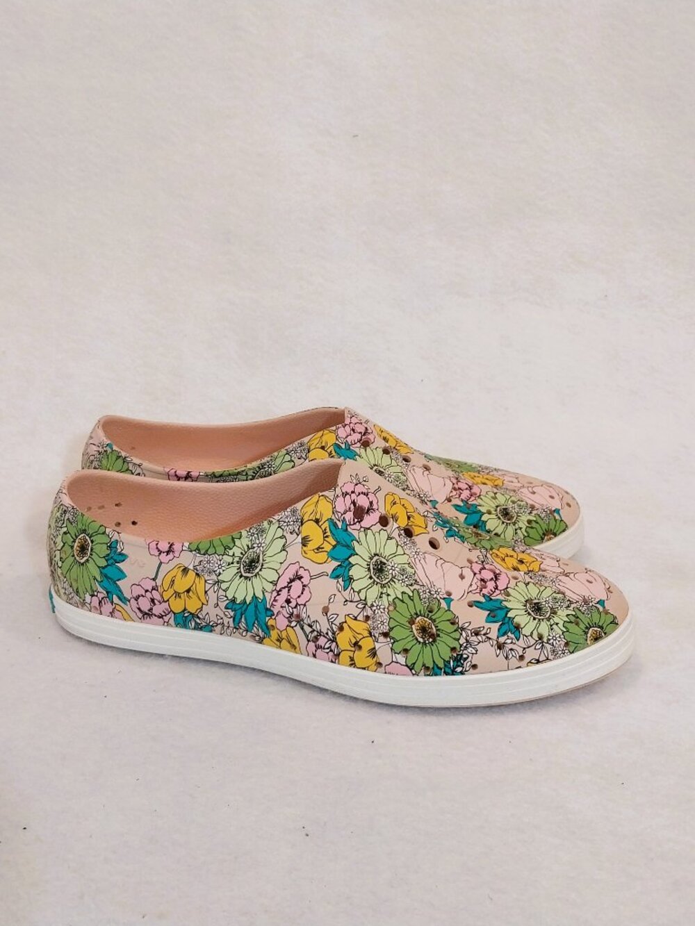 Native Garden Shoes Womens 8 Pink Floral Perforated Slip On Waterproof Flats. Pl